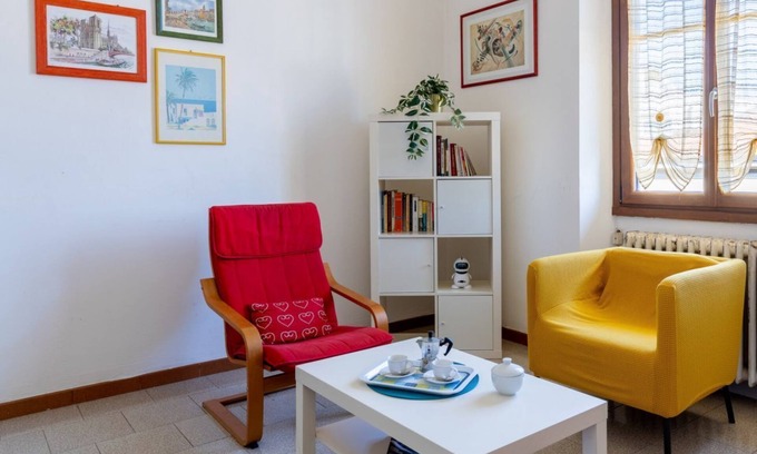 Pisa City Centre Appartement | Roomy Apartment near Pisa Train Station