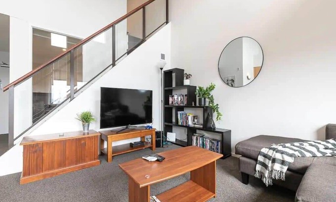 Eden Terrace Appartement | Roomy Loft Two Bedroom Apartment w/ Free Parking!