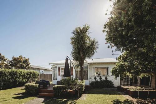 Fitzroy Maison | Ropiha Retreat - close to Fitzroy Beach paradise