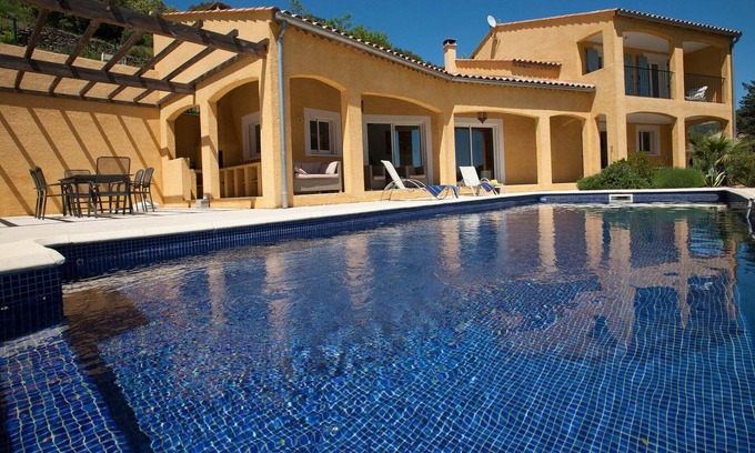 Roquebrun Villa | Villa moderne avec piscine privée à Roquebrun