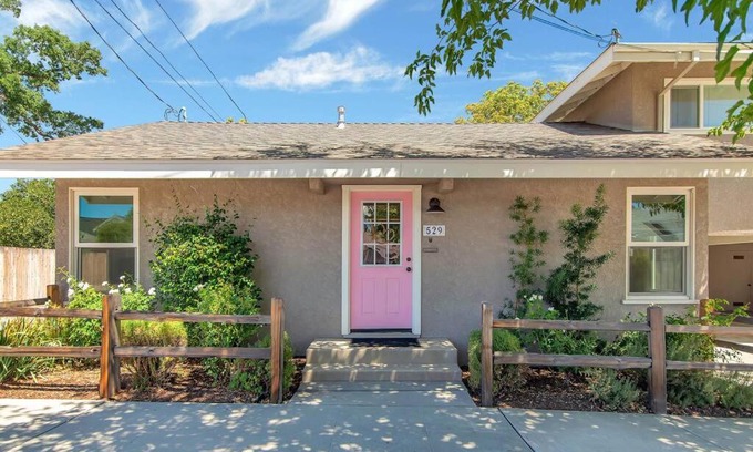Paso Robles Maison | Rosé Getaway Close to Downtown Paso Robles 2 Bed/1 Bath