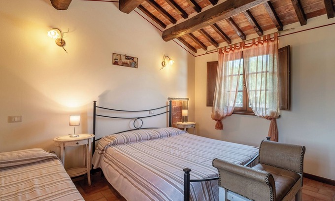 Montecarlo Appartement | Chambre 'Rosa Bianca' avec piscine partagée, Wi-Fi et climatisation