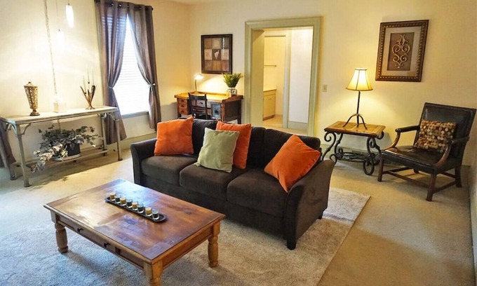 Coshocton Appartement | Roscoe Retreat in Heart of Historic Roscoe Village