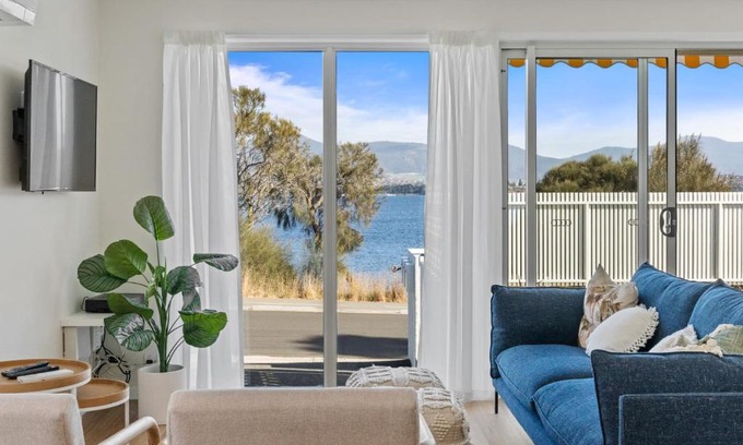 Rose Bay Villa | Rose Bay Riverfront - Dreamy Luxury by the Water