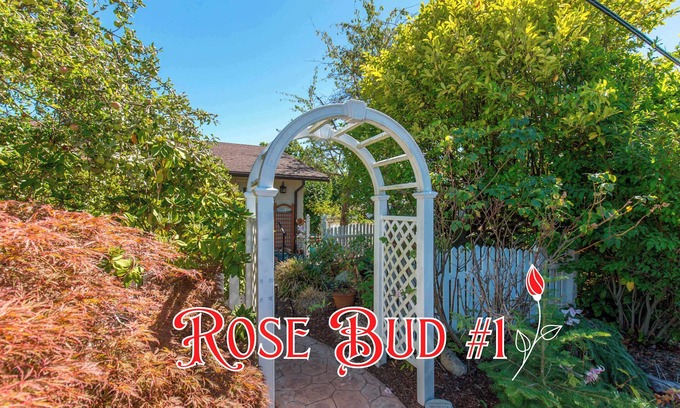 Sequim Appartement | Rose Bud #1 Bedroom Suite in the Heart of the City