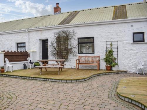 Donaghadee Maison | Rose Cottage Captivating 1-Bed Cottage in Bangor
