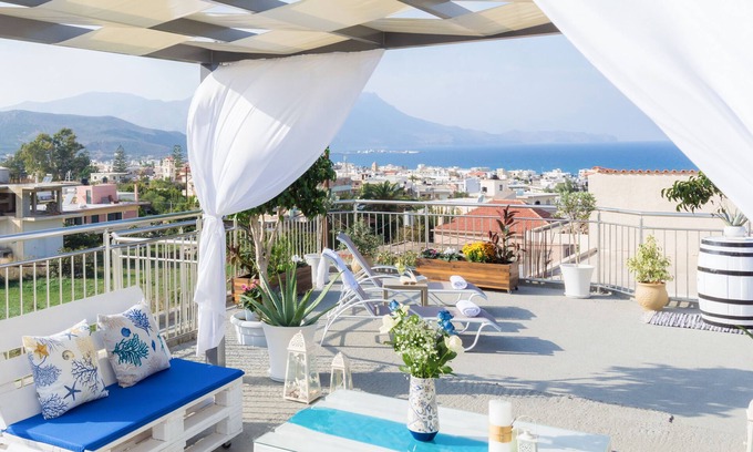 Kissamos Appartement | Rose Residence, appartement de luxe sur le toit-terrasse avec vue panoramique sur la mer