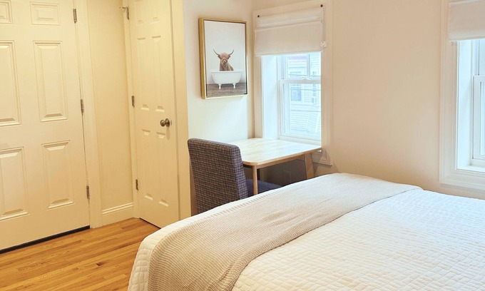 Newburyport Appartement | Rose Suite at the Hygge House