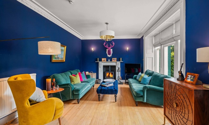 Murthly Maison | Rosebank House -12 Guests across 6 ensuite bedrooms, Wood Burner & EV point