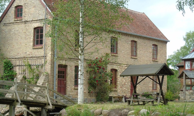 Gielow Maison | Rosenhaus (à droite) du Wasserburg Liepen