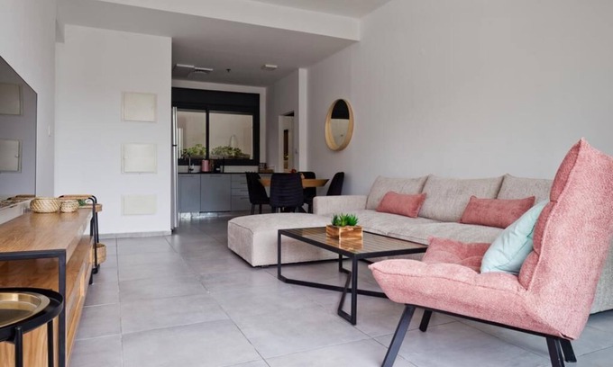 Tel Aviv Maison | Rotchild area - 3 bedrooms garden apt