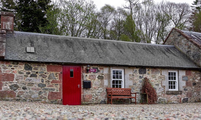 Kirriemuir Cottage | Rottal Bothy, KIRRIEMUIR