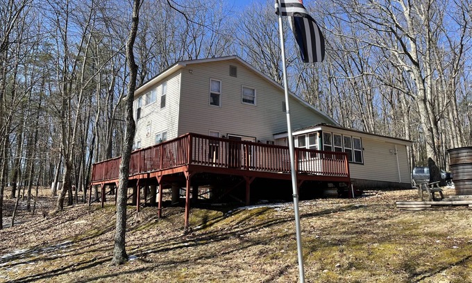 Weikert Cabine | Rough Cut Lodge - The Doghouse (Union County, PA)