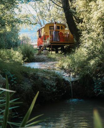 Roynac Autre | Roulotte Tzigane au bord du ruisseau - Drôme Provençale (2p)
