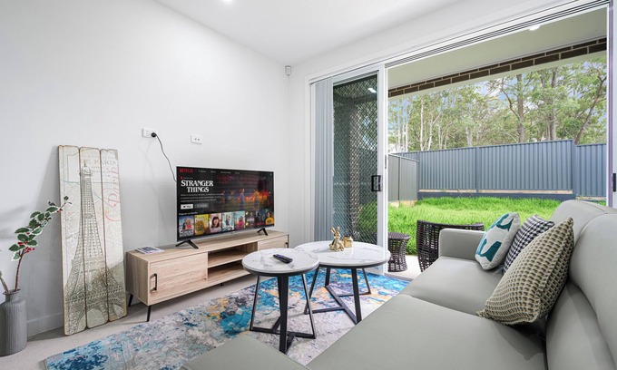 Rouse Hill Maison | Rousehill 5Br with Pool near Shopping Centre&Train