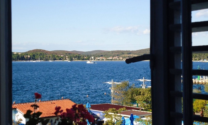 Rovinj Appartement | Rovinj Central Sea View Apartment 4 personnes, ville historique, vue dégagée sur le port!