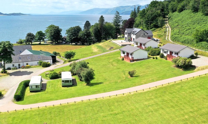 West Laroch Cabine | Rowan Cabin: The perfect Highlands Retreat