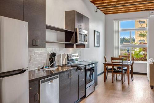Bremerton Maison | Roxy Condo #203