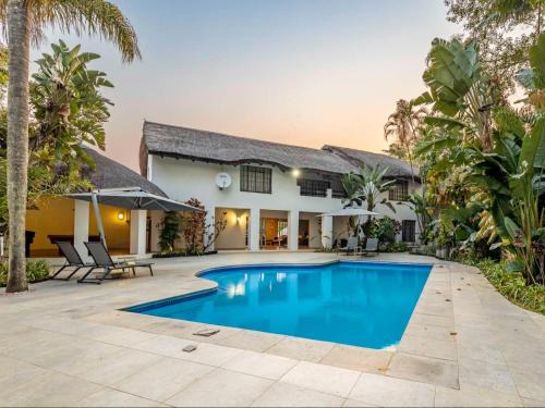 Hazyview Cabine | Royal Bakoena Hamiltonparks Country Lodge