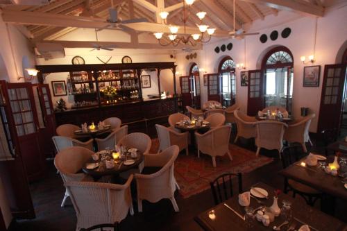 Kandy Hôtel | Royal Bar & Hotel