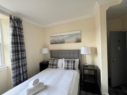 Dingwall Maison | Royal Hotel