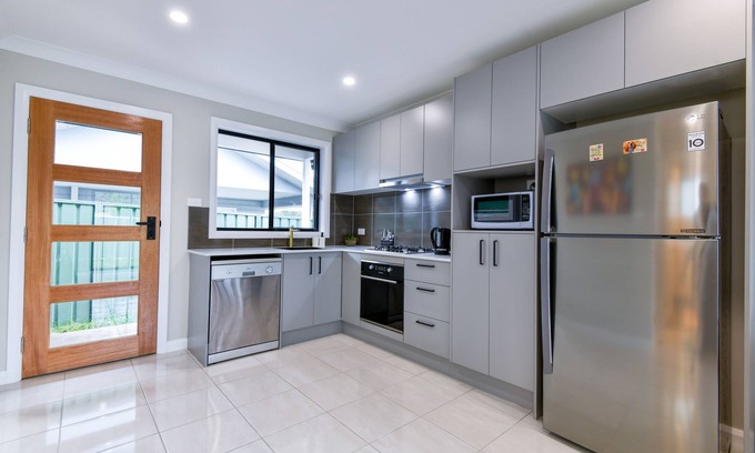 Toukley Maison | Royal Lake Guest House