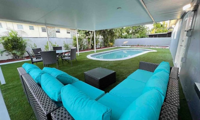 Lauderhill Maison | Royal Luxe Pool Home near Ft Laud airport/beach