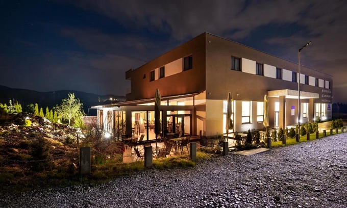 Sabinov Hôtel | ROYAL M