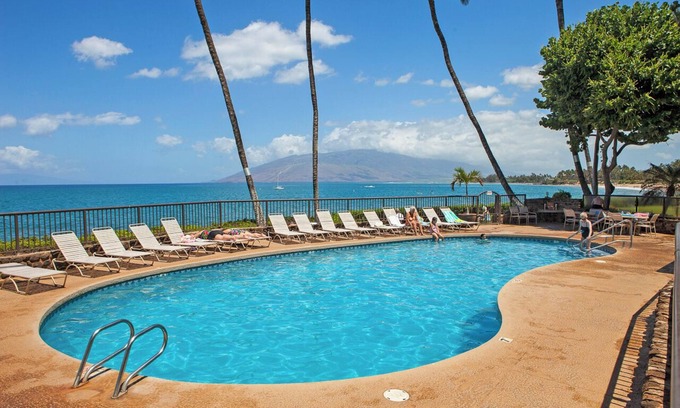 Kihei Copropriété | Royal Mauian 411- Oceanfront Condo with Rooftop BBQ, Beaches & Sunset Views