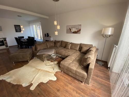 Kropeliner-Tor-Vorstadt Maison | ROYAL OCEAN Ferienhaus mit Sauna, Spielekonsole und Whirlpool