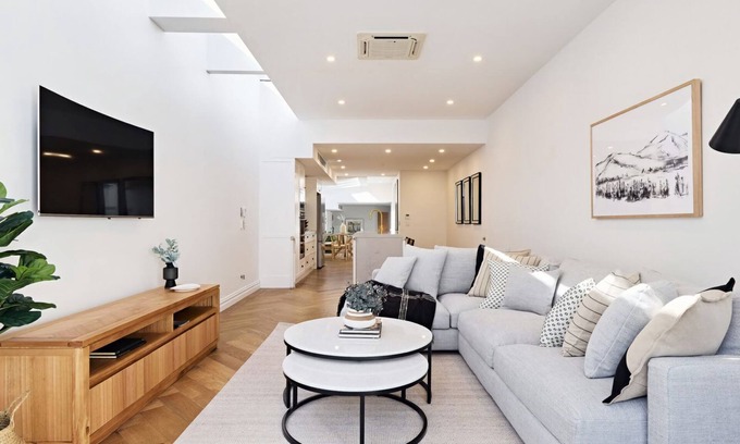 Redfern Maison | Royal Redfern Isyd