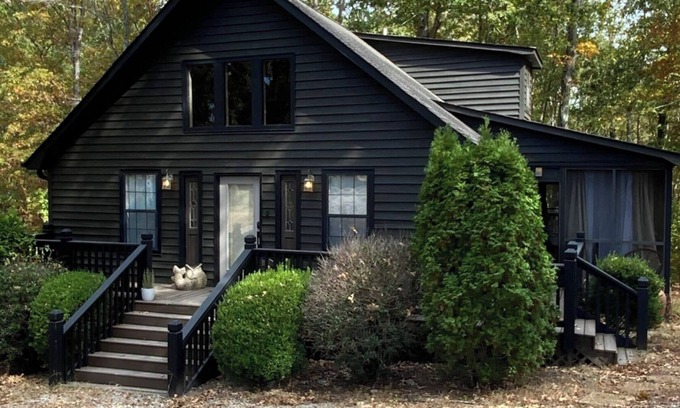 Counce Maison | RRLAKEHOUSE-COZY CABIN IN HEART OF PICKWICK!🩵🏡 W/ FUN BILLIARDS ROOM!!🎱
