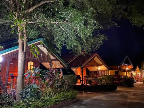 Uthai Thani Station Balnéaire | Ruanmai Style Resort 1