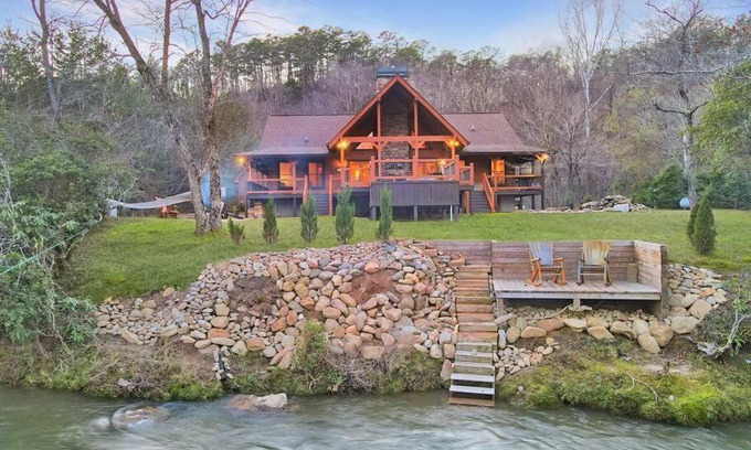 East Ellijay Maison | Ruby River Lodge