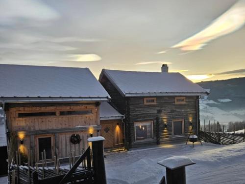 Hundorp Maison | Rudland Gård - Unik gårdsovernatting i stabbur fra 1750