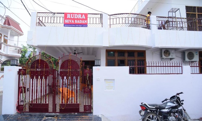Indira Nagar Appartement | RUDRA VILLA GUEST HOUSE