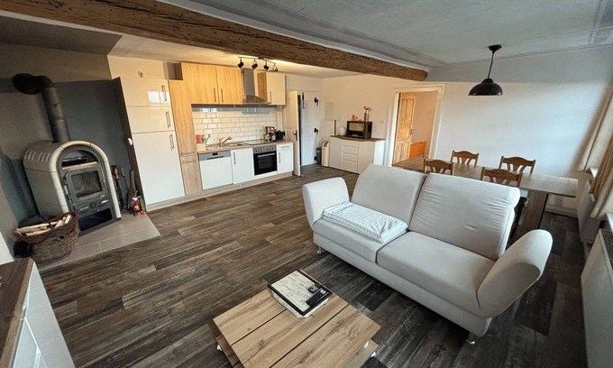 Fronhofen Appartement | Ruhe und Erholung pur in historischem Fachwerkhof Ferienwohnung "Streamatze"