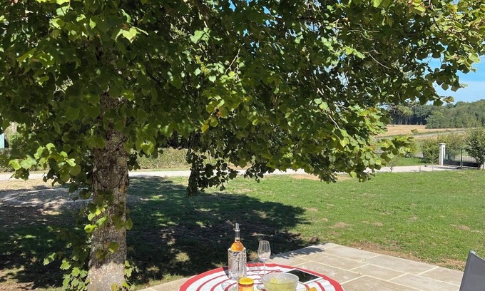 Sagy Maison | Ruhiges Anwesen in Grossem Park. Haustiere Erlaubt