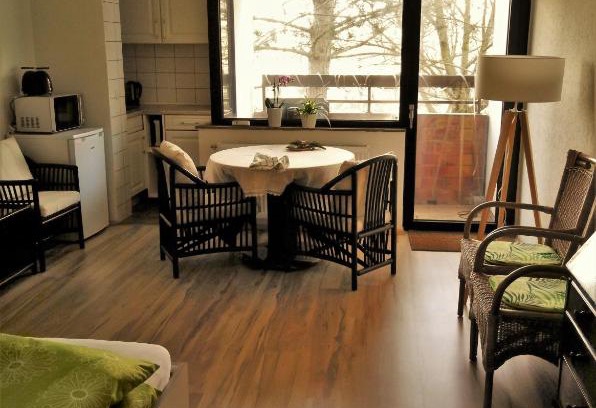 Tullnau Appartement | Ruhiges Apt. direkt am Naherholungsgebiet mit Seeblick, Zentrum 5min, Messe 18min
