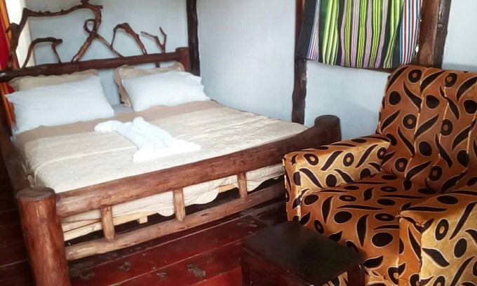 Bwindi Cabine | CAMP DE REPOS COMMUNAUTAIRE DE RUHIJA-BWINDI