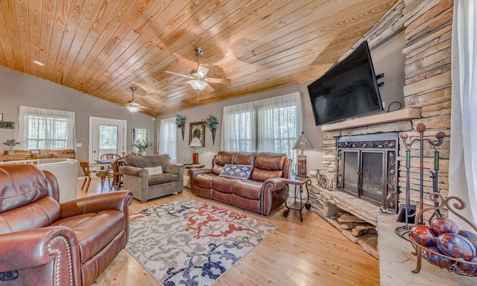 Ruidoso Maison | Ruidoso Mountain Cabin w/ Deck, 1 Mi to Hiking
