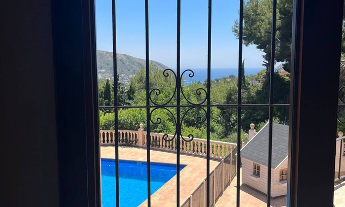 El Portet Villa | Ruime kindvriendelijke villa in Moraira met Zeezicht