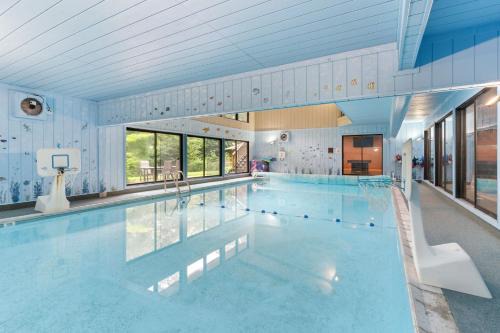 Ramsey Maison | Rum River Resort In-Home Pool Sauna