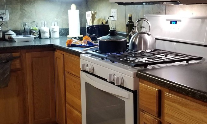 Brooktondale Maison | Rural 3BR Ranch Ranch Home con patio trasero cercado y mascotas bienvenidas.