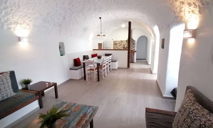 Freila Cottage | Logements ruraux Adonia Cave I et II
