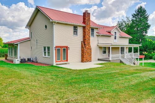 Somerdale Maison | Rural and Private Dover Retreat Close to Wineries!