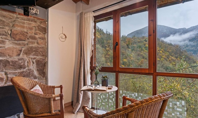 Santa Maria Cottage | Appartement rural L´Arboleu de Traspeña pour 2 personnes