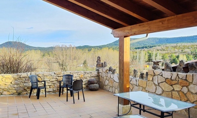 Una Appartement | Rural apartment with barbecue and mountain views