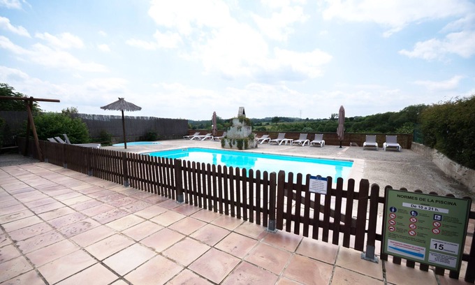 Llampaies Maison | Maison rurale 35 personnes, 17 km des plages de la Costa Brava, barbecue, piscine,