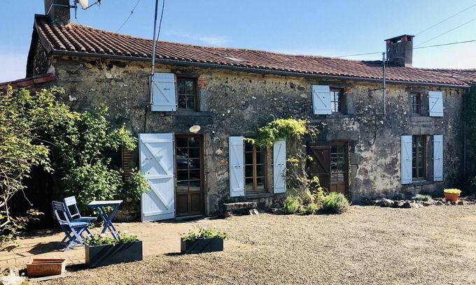 Saint-Pierre-du-Chemin Autre | Rural farmhouse with pool, panoramic views & just 30 minutes from Puy du Fou